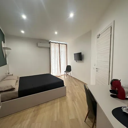 Residenza De Rose 2 Козенца